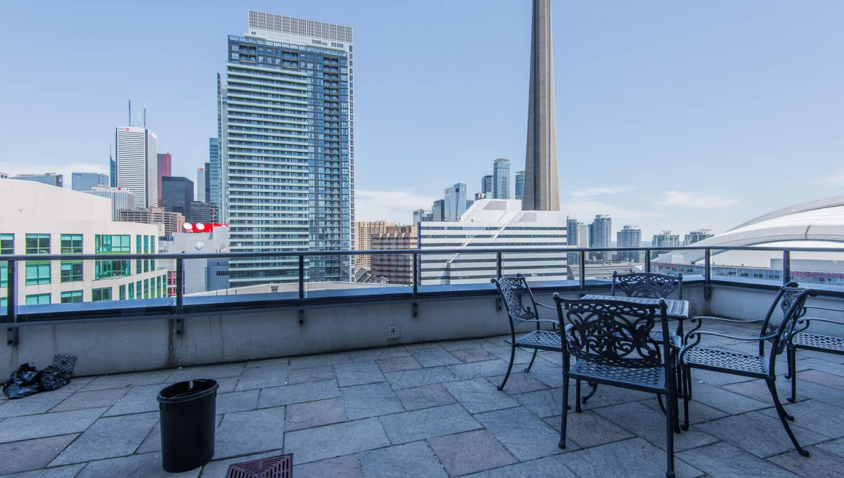 1009-20 Blue Jays Way - Rooftop