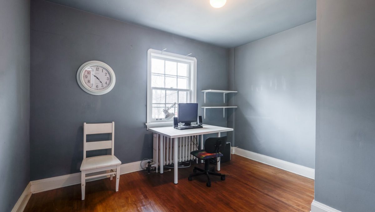 217 Hanna Rd - Bedroom