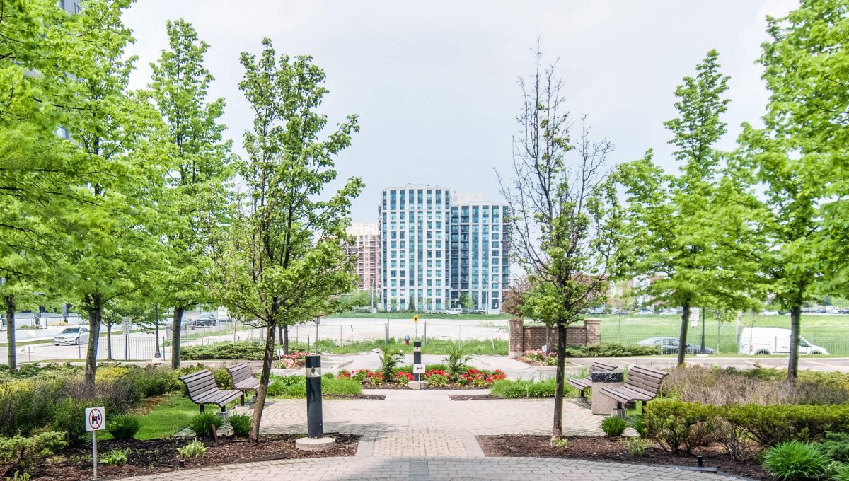 39 Oneida Cres - Entry