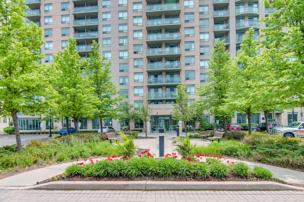 39 Oneida Cres Richmond Hill Condo for sale Jamie Dempster Team