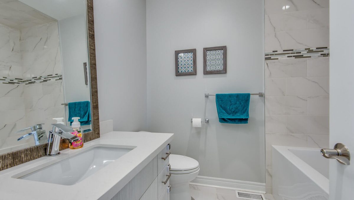79 Alamosa Dr - Bathroom