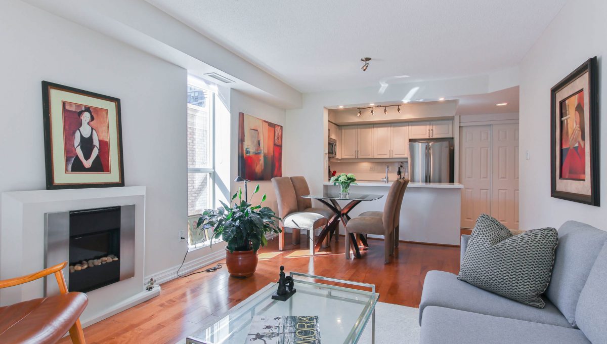 409-188 Redpath Avenue - Living Room