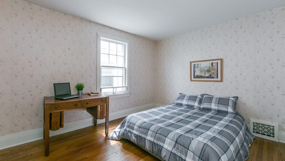 117 Linsmore Crescent - Bedroom