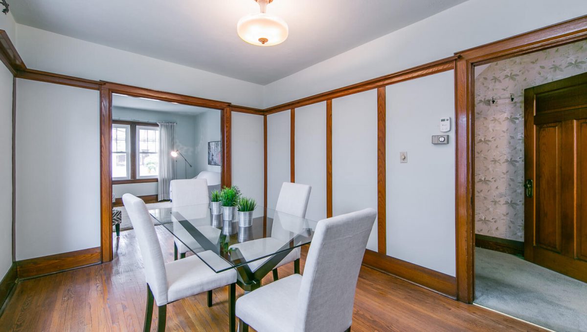 117 Linsmore Crescent - Dining Room