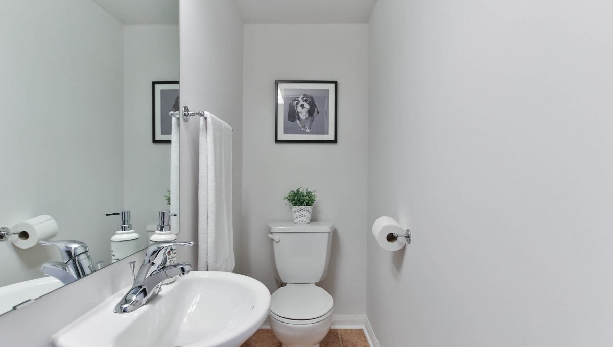 614-15 Laidlaw Street - Powder Room