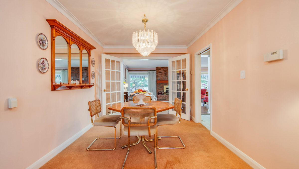 152 Newton Dr - Dining room