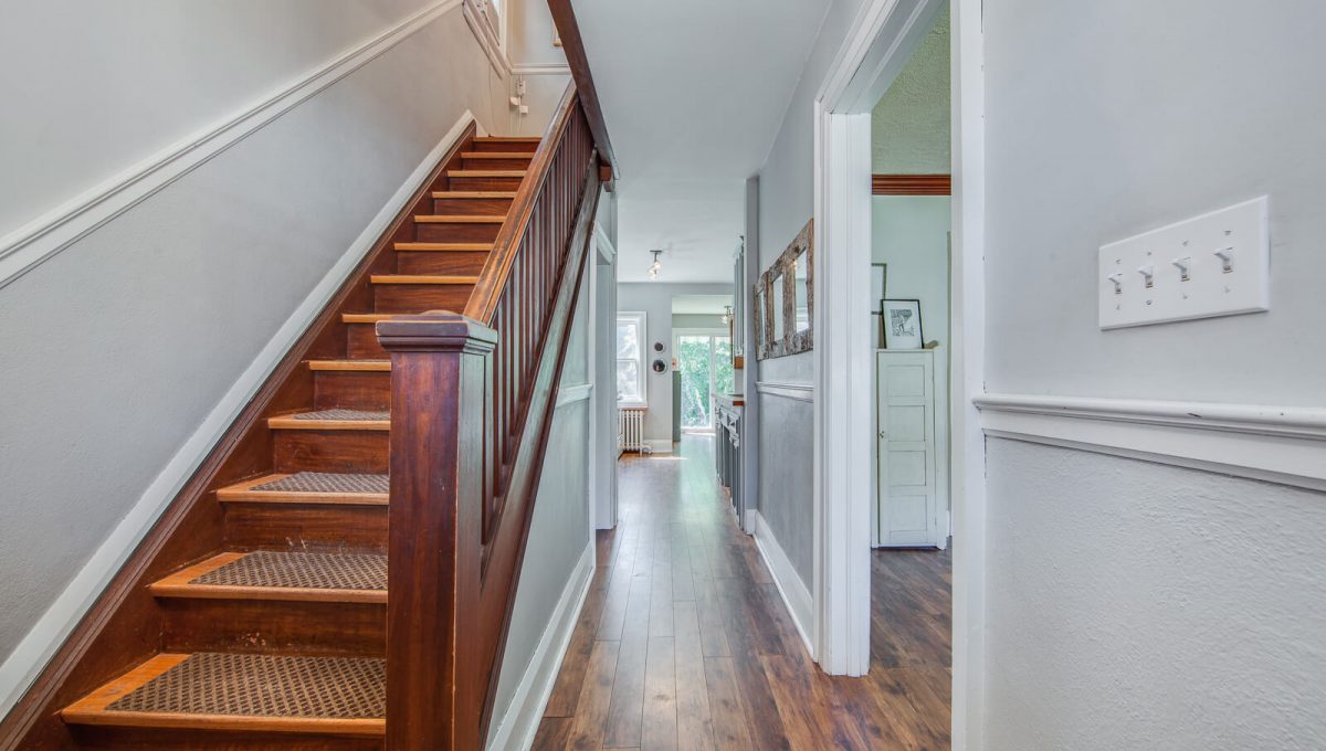 265 Brookdale Ave - Stairs