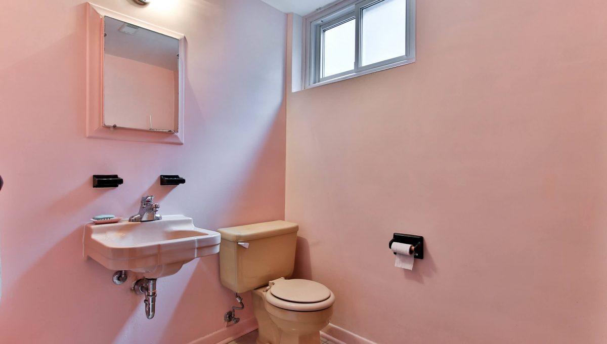 47 Bathford Cres - Basement washroom