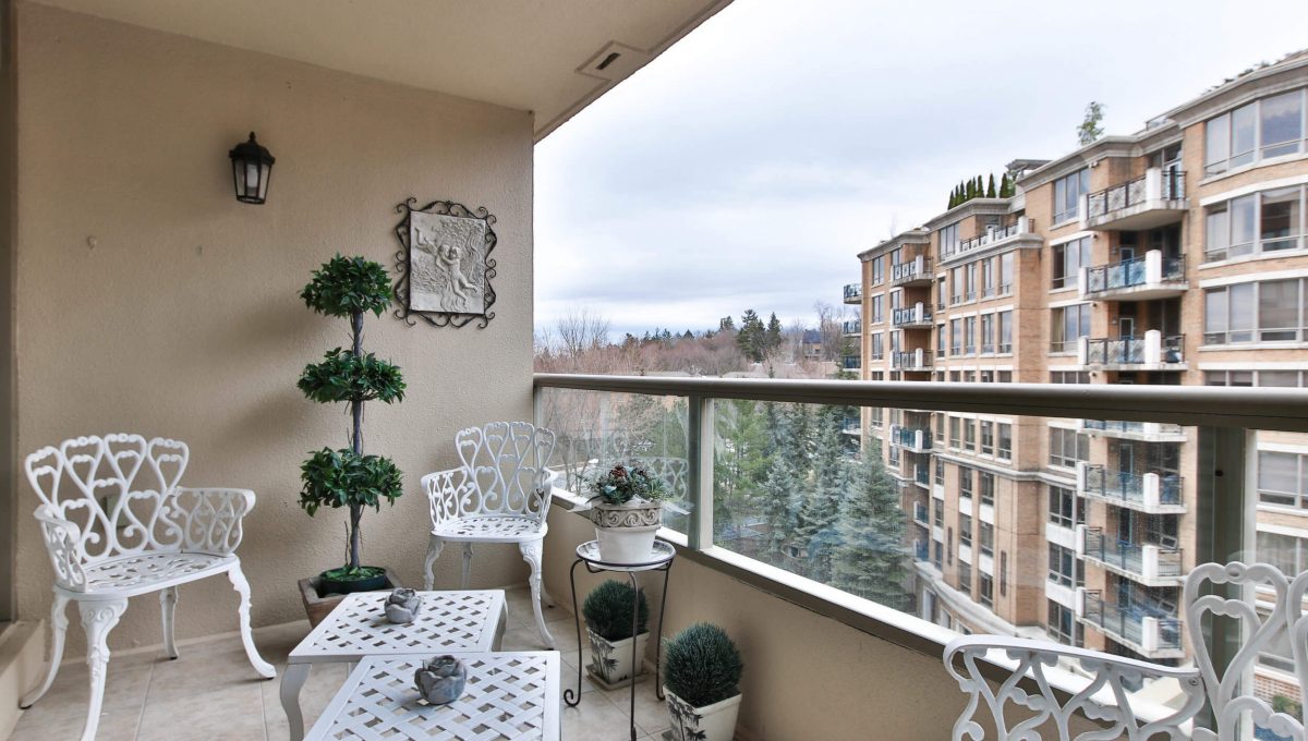 710 - 3800 Yonge St - Balcony
