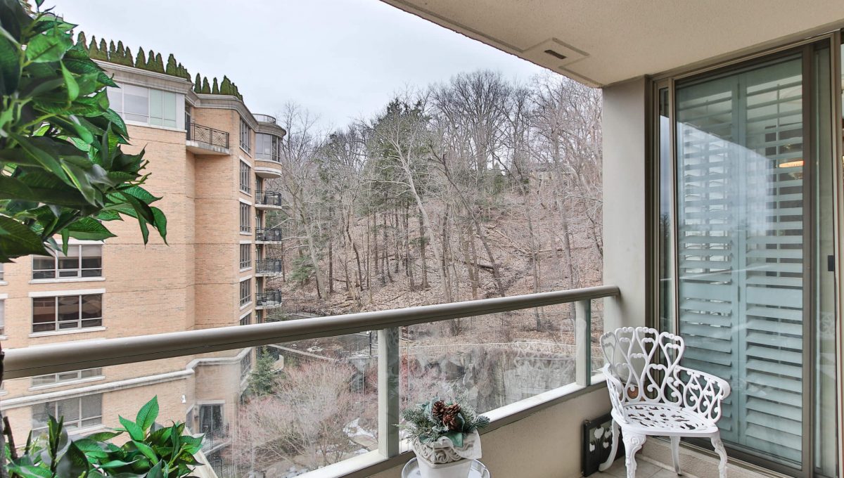 710 - 3800 Yonge St - Balcony
