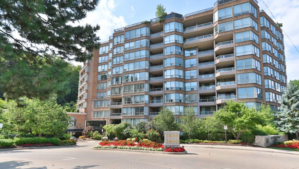 710 - 3800 Yonge St - Building