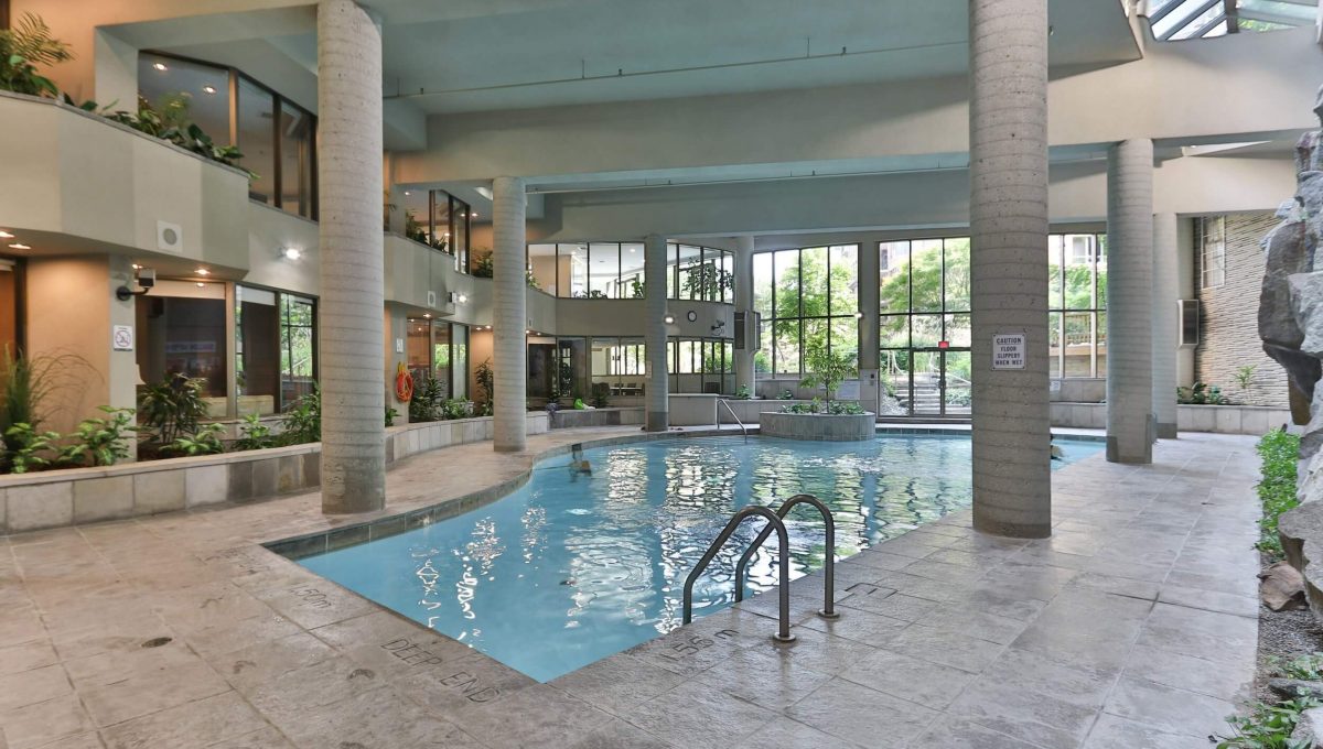 710 - 3800 Yonge St - Pool