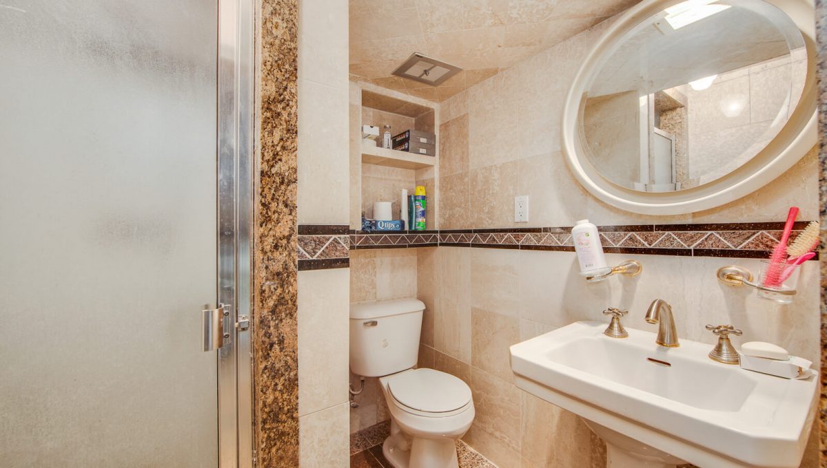 777 Cummer Ave - Basement bathroom