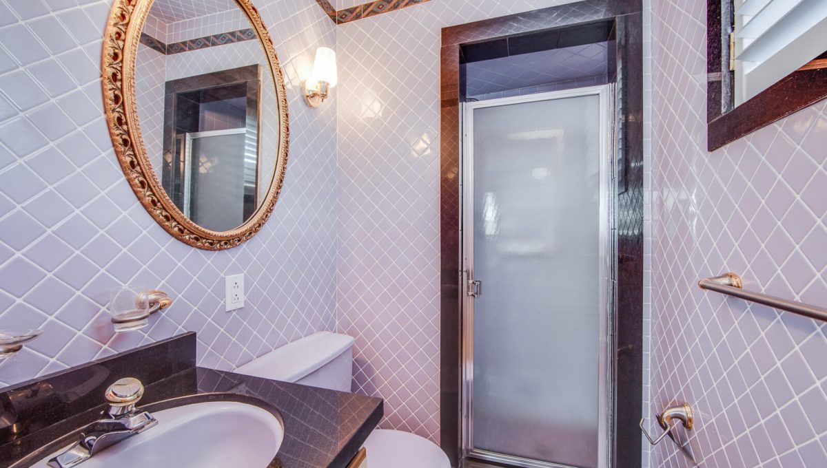 777 Cummer Ave - Ensuite bathroom